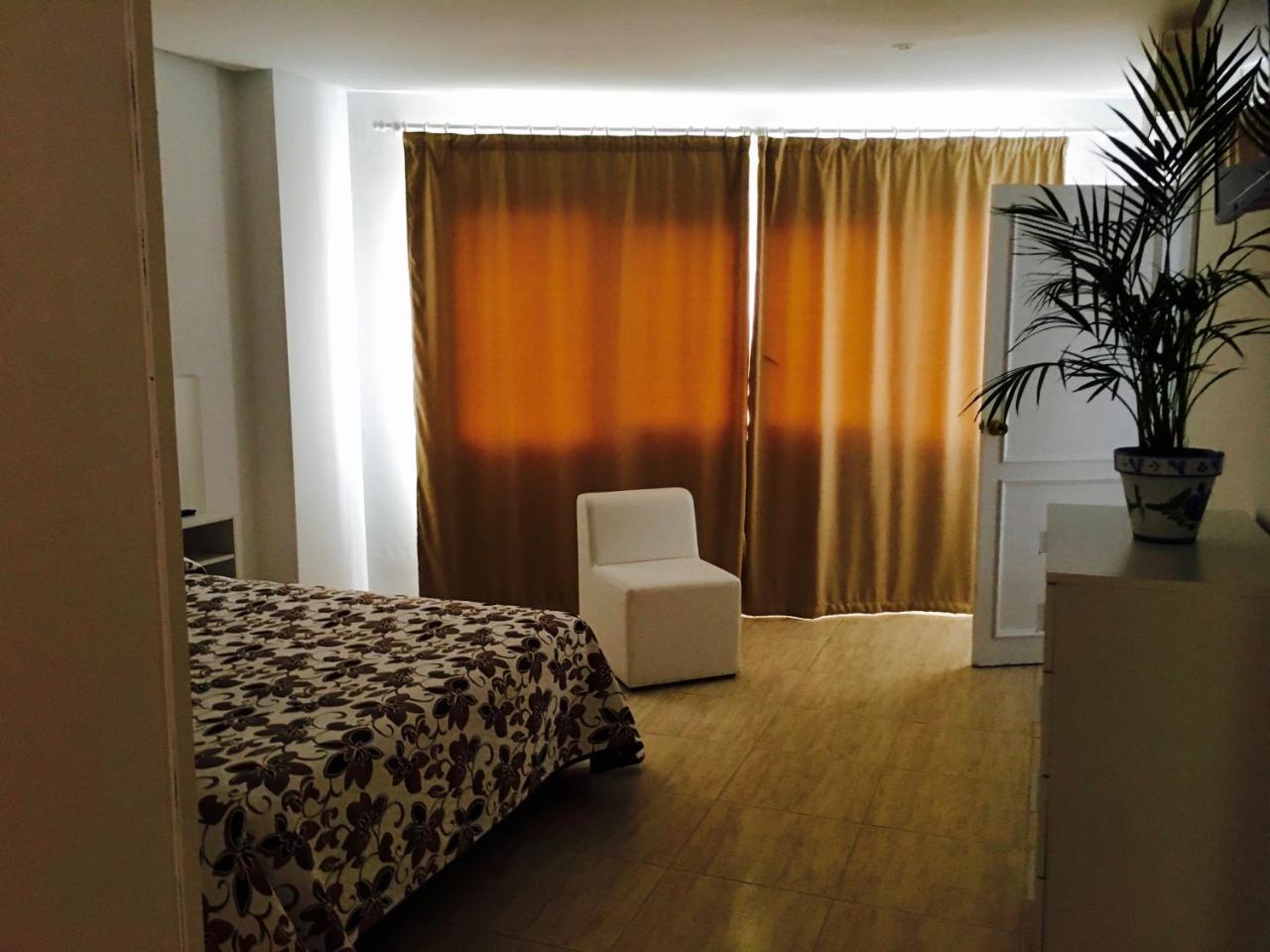 Apartamentos Carmen Teresa Torremolinos Esterno foto